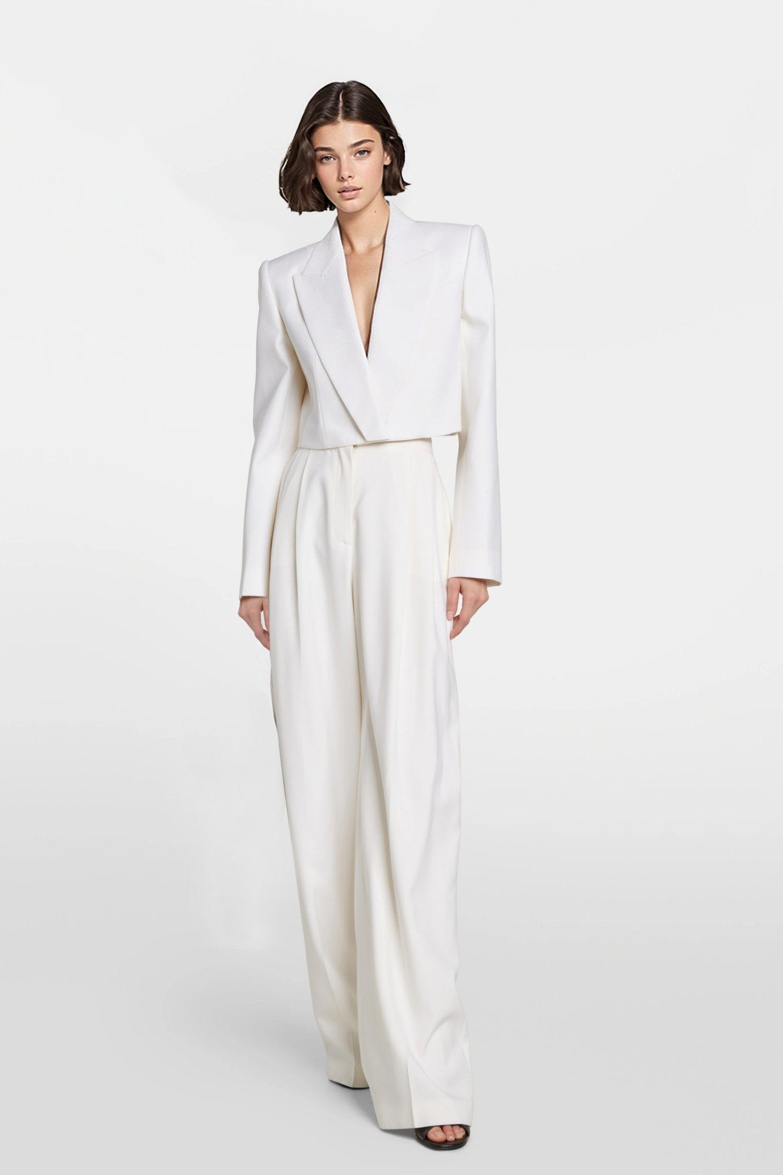 Chic off-white blazer designed for sophistication.