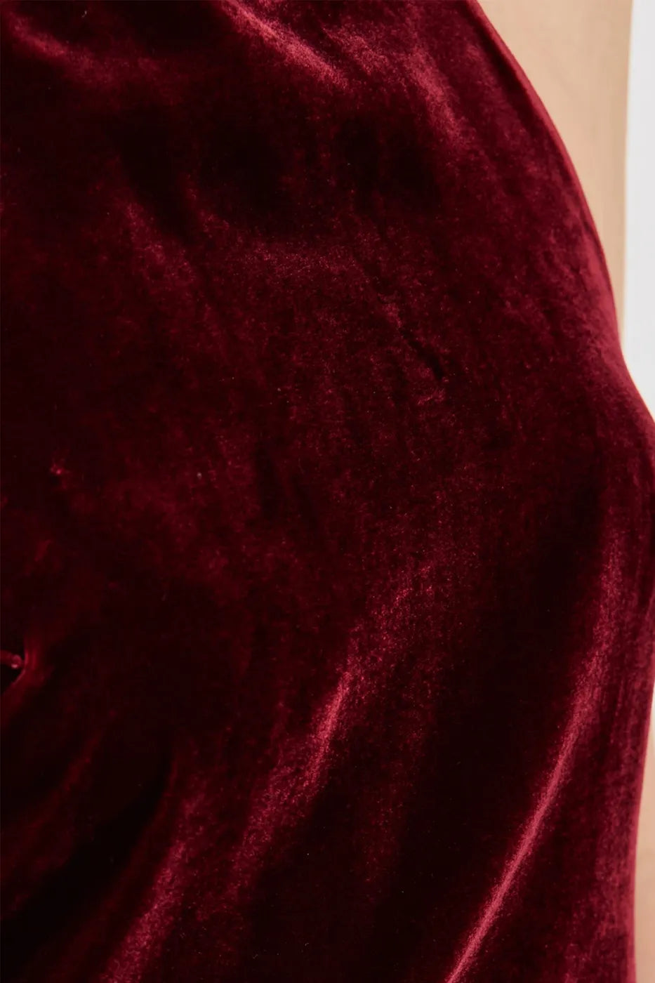 Burgundy Lucy Minidress with an elegant open-back velvet design